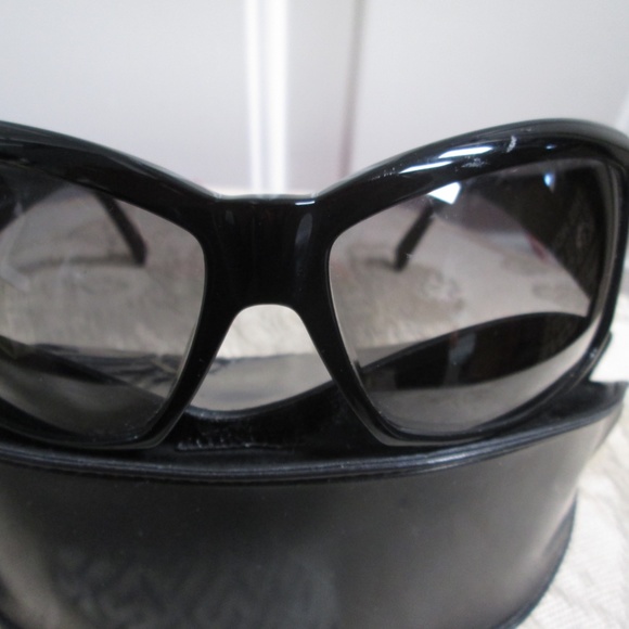 Versace women's sunglasses - Picture 8 of 16